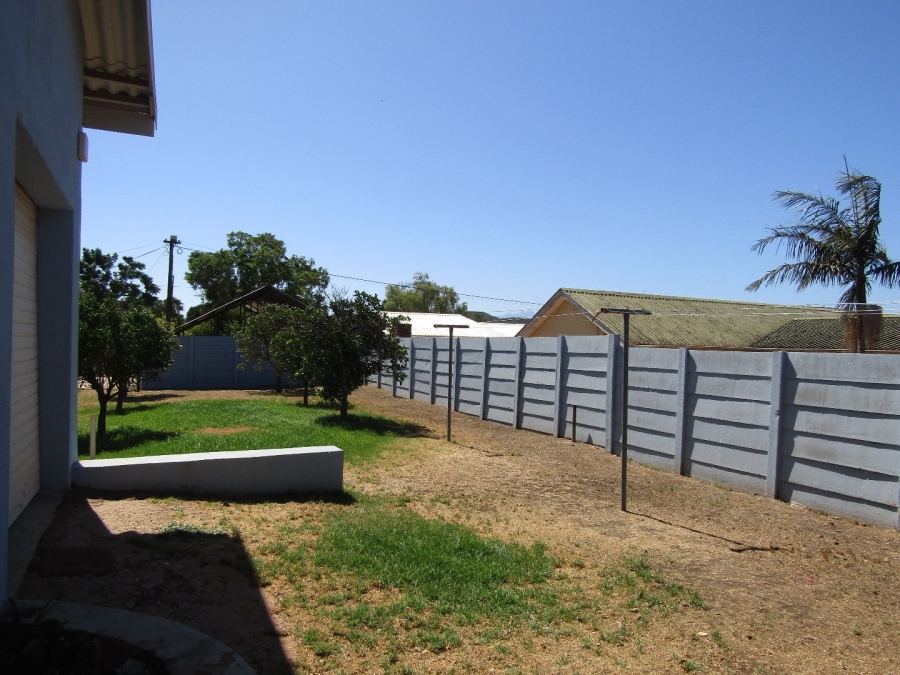 6 Bedroom Property for Sale in Hankey Eastern Cape